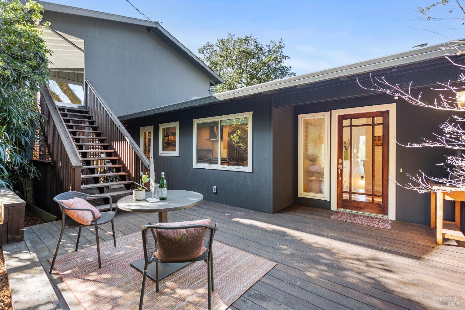 10 Island Dr