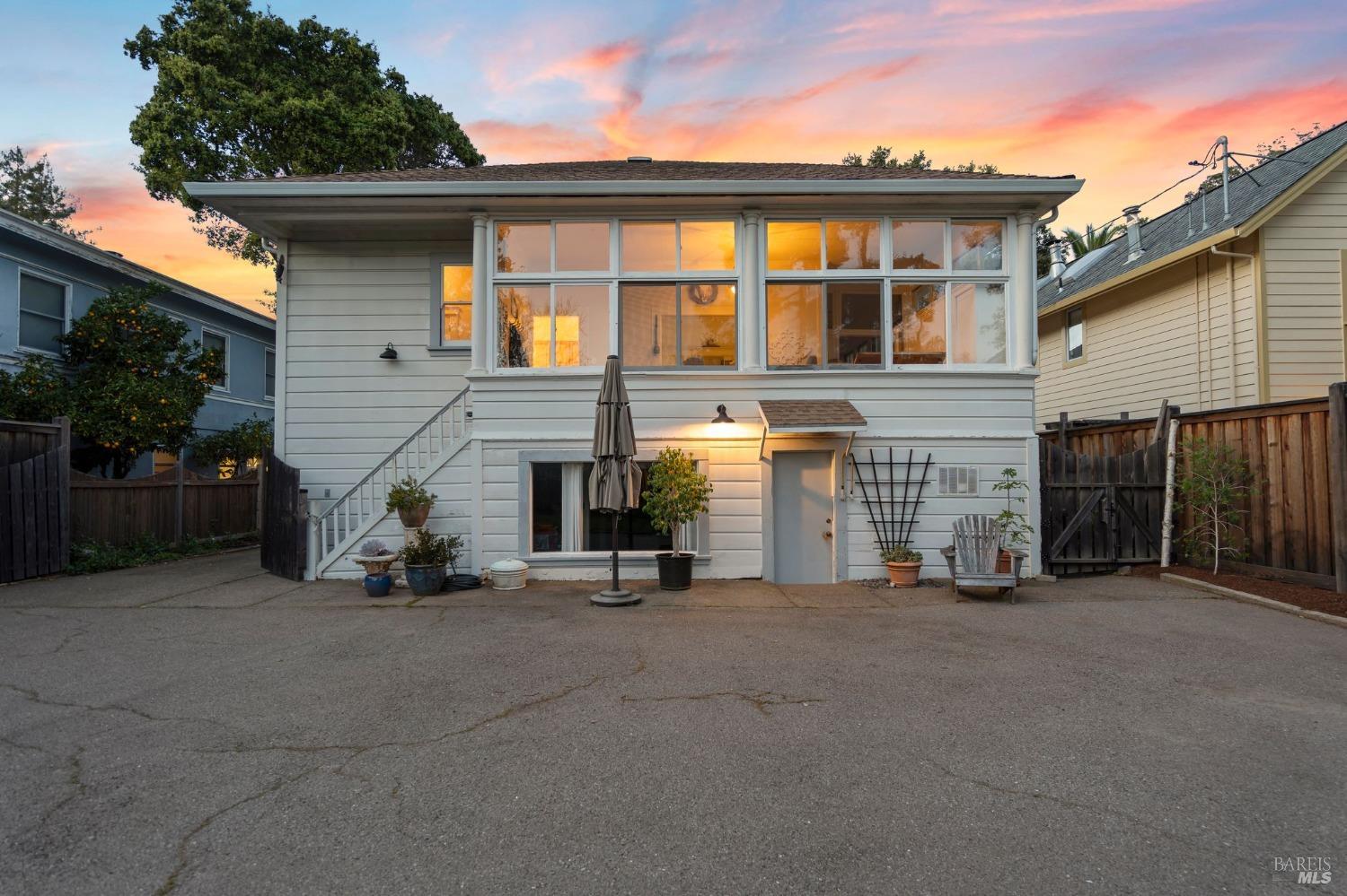 833 San Anselmo Ave
