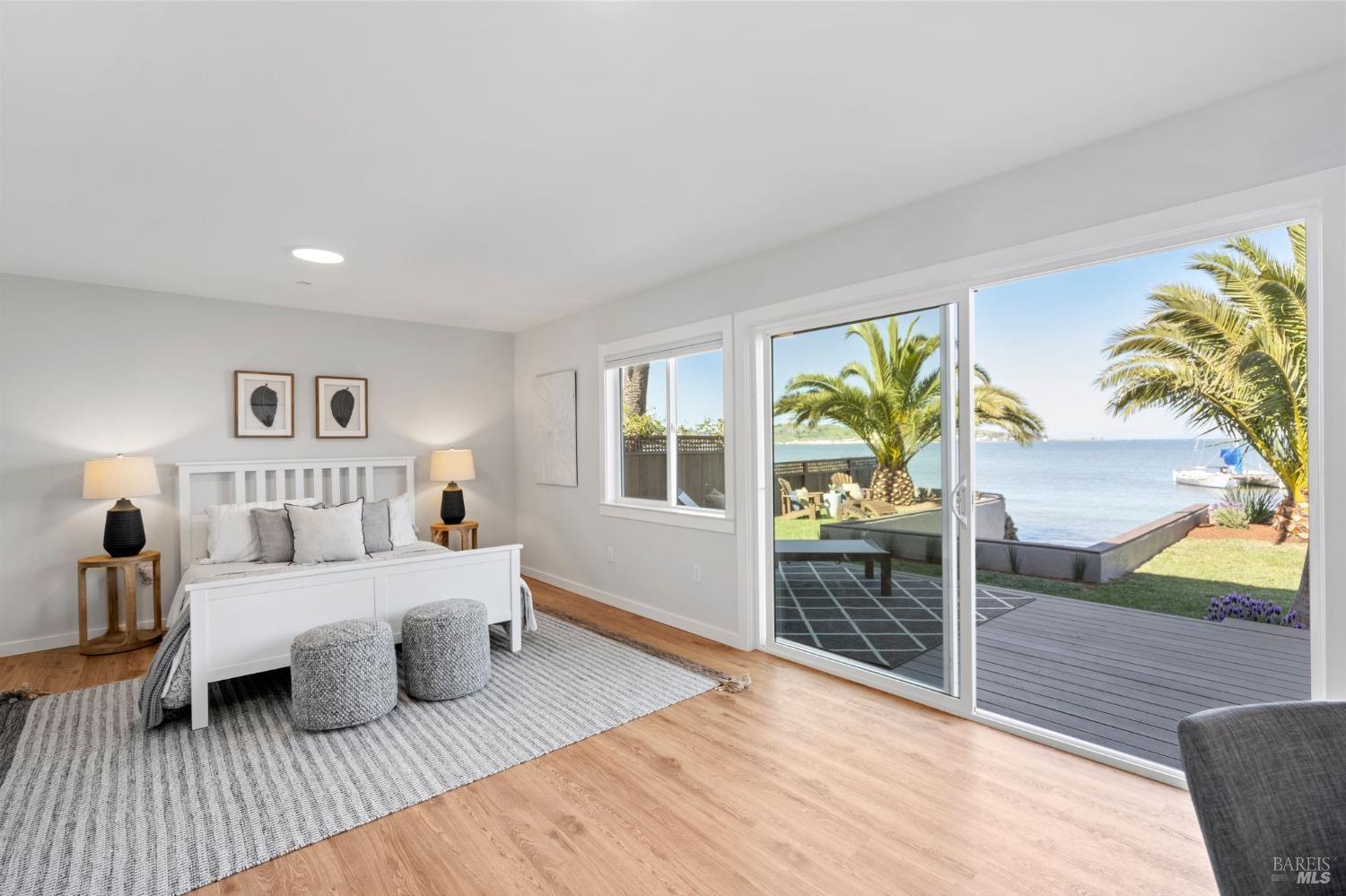 267 Golden Hind Psge