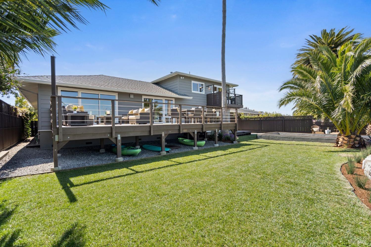 267 Golden Hind Psge