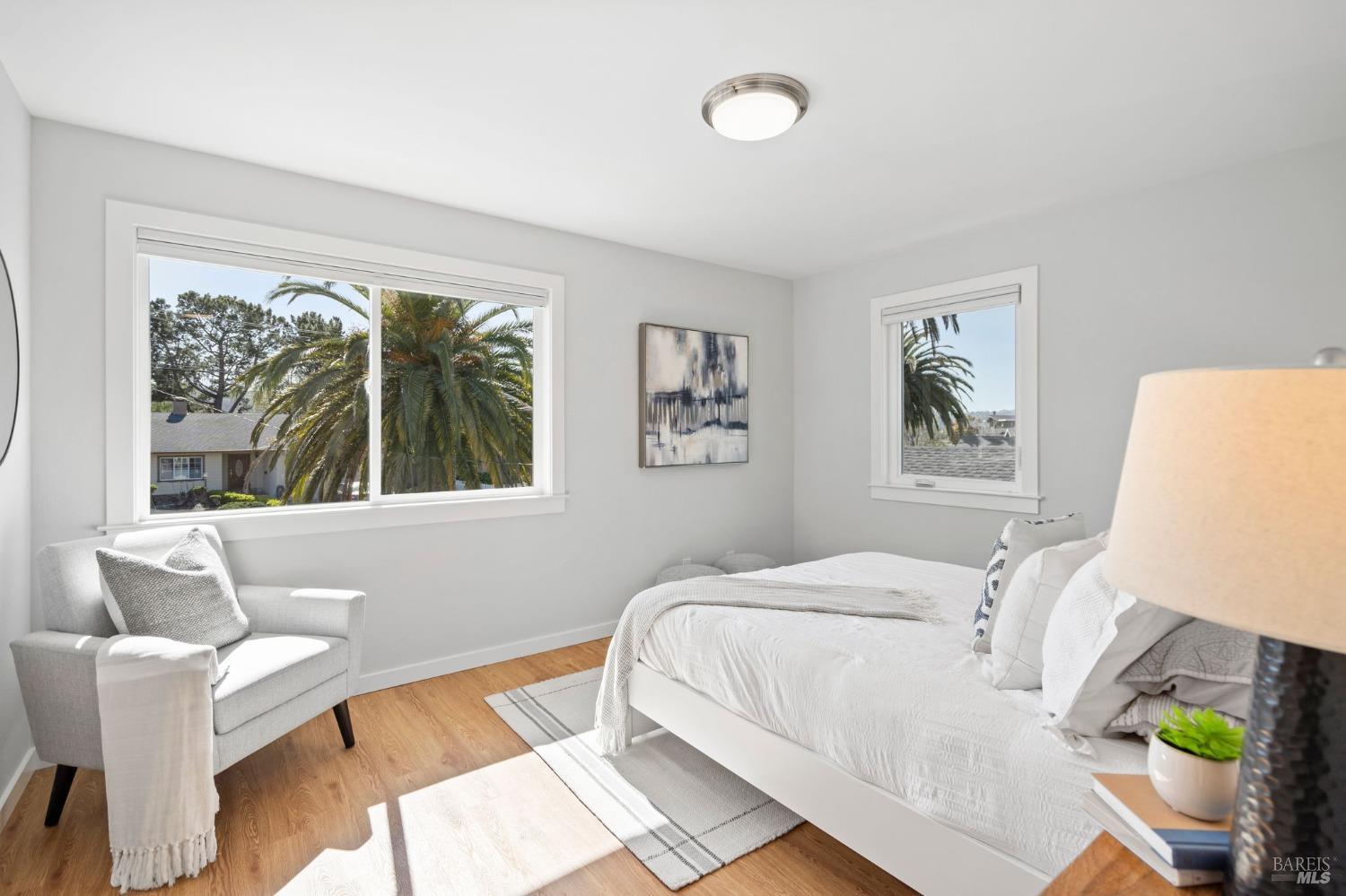 267 Golden Hind Psge