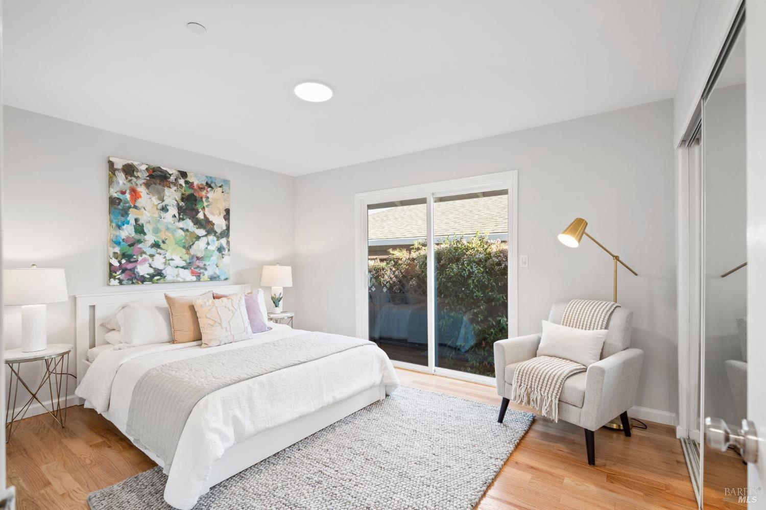 267 Golden Hind Psge