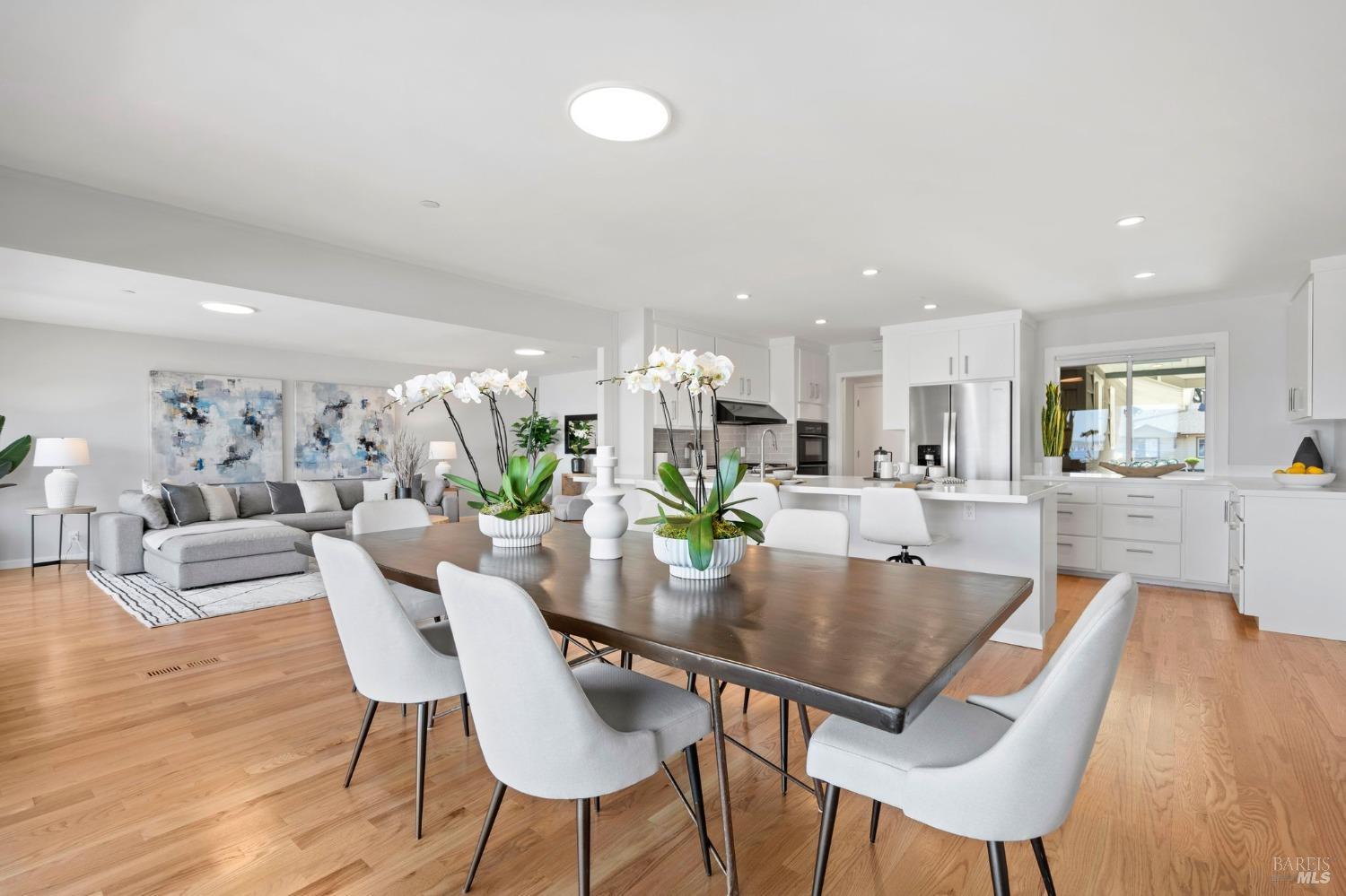 267 Golden Hind Psge