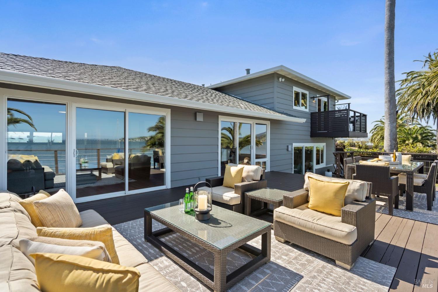 267 Golden Hind Psge