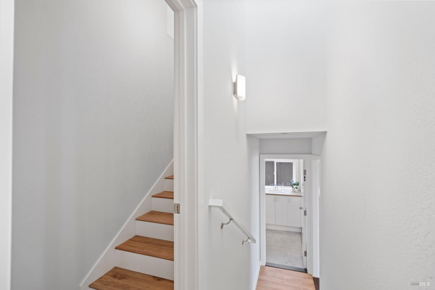 267 Golden Hind Psge