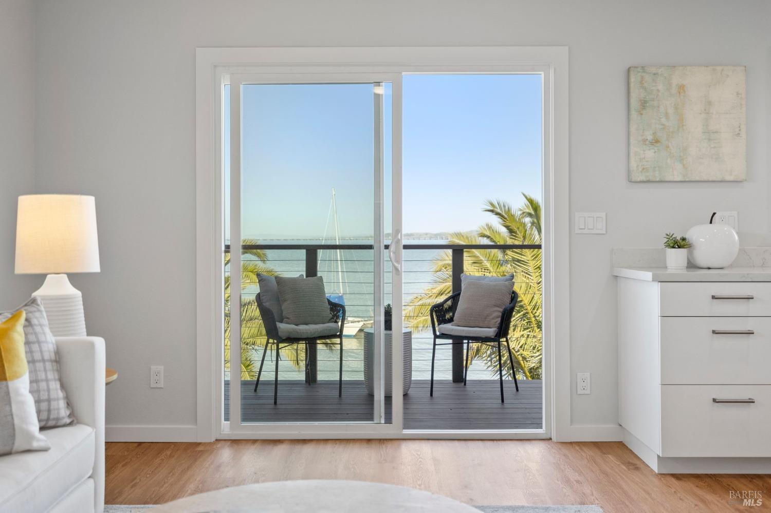 267 Golden Hind Psge