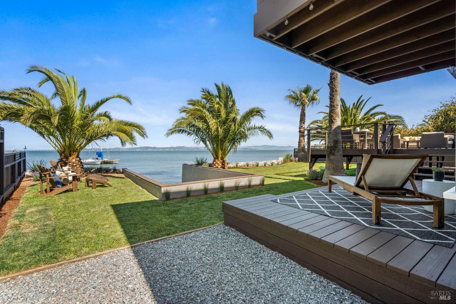 267 Golden Hind Psge