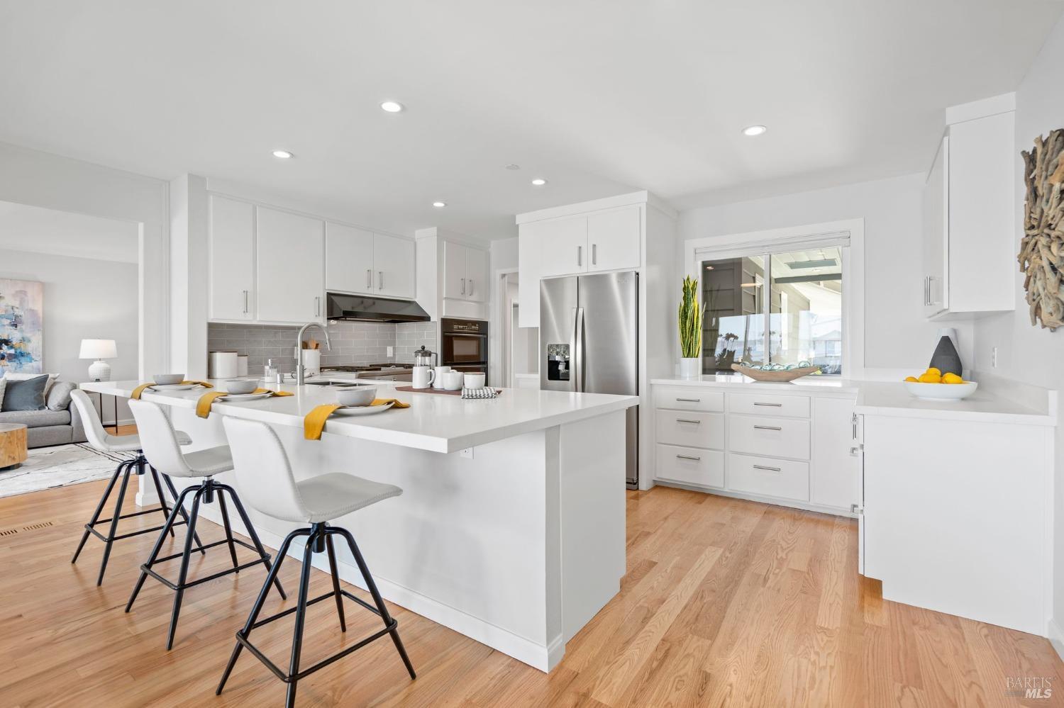 267 Golden Hind Psge