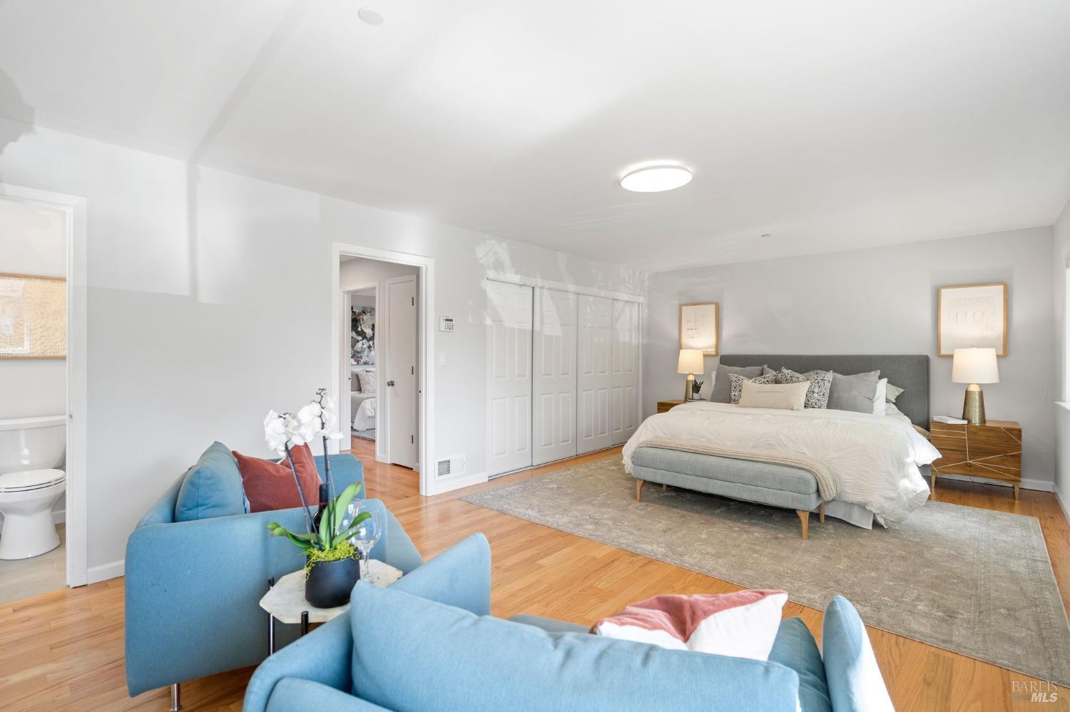 267 Golden Hind Psge