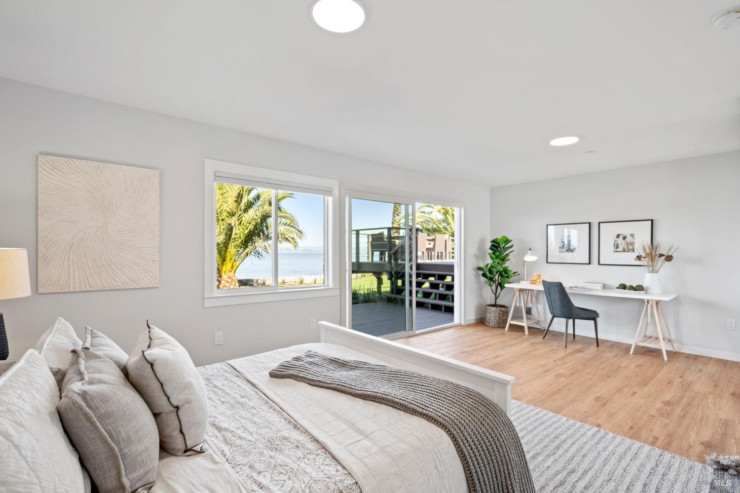 267 Golden Hind Psge