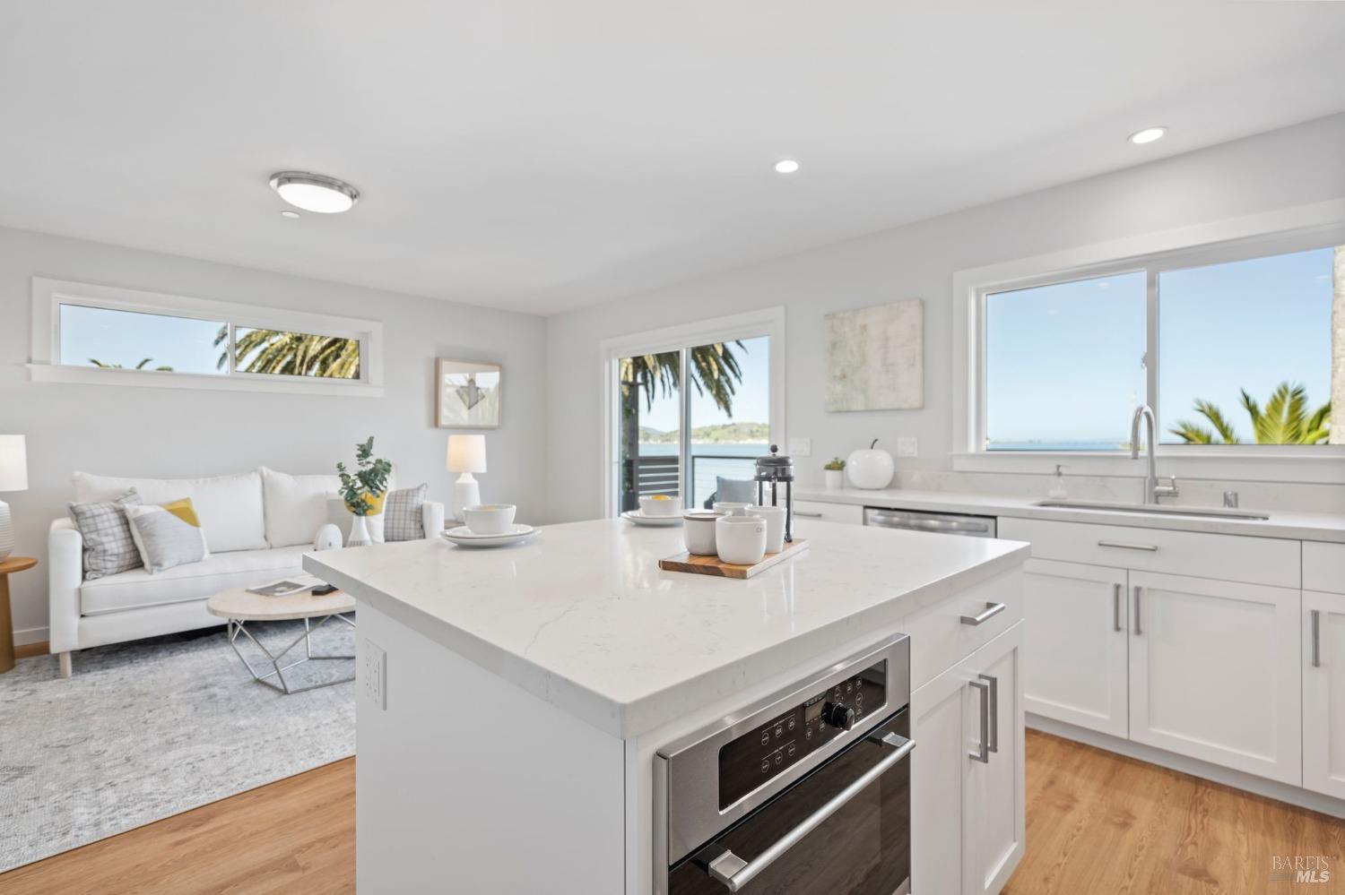 267 Golden Hind Psge