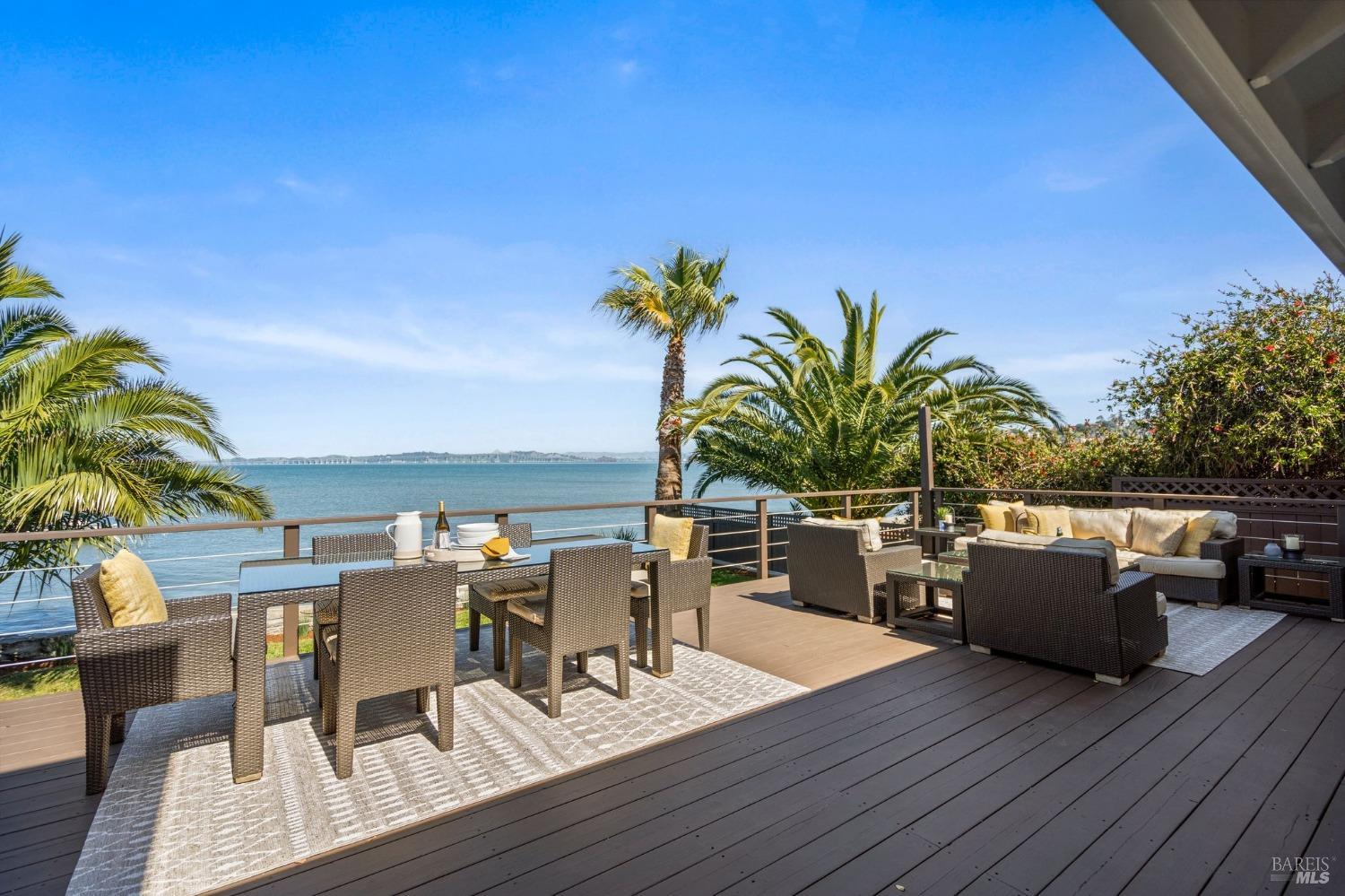 267 Golden Hind Psge