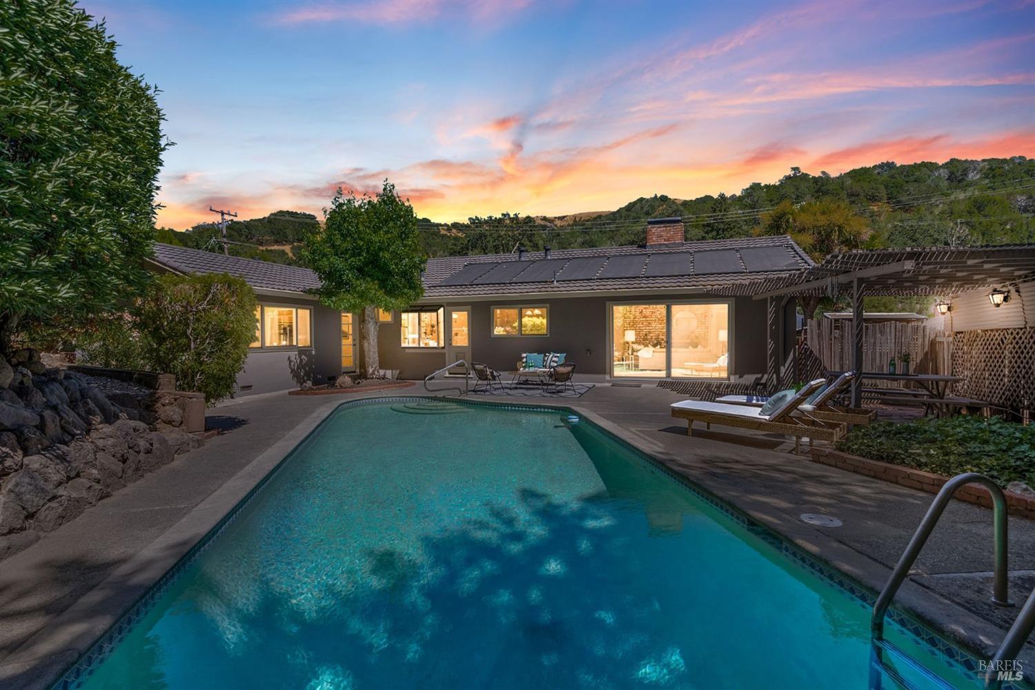 203 Oak Manor Dr
