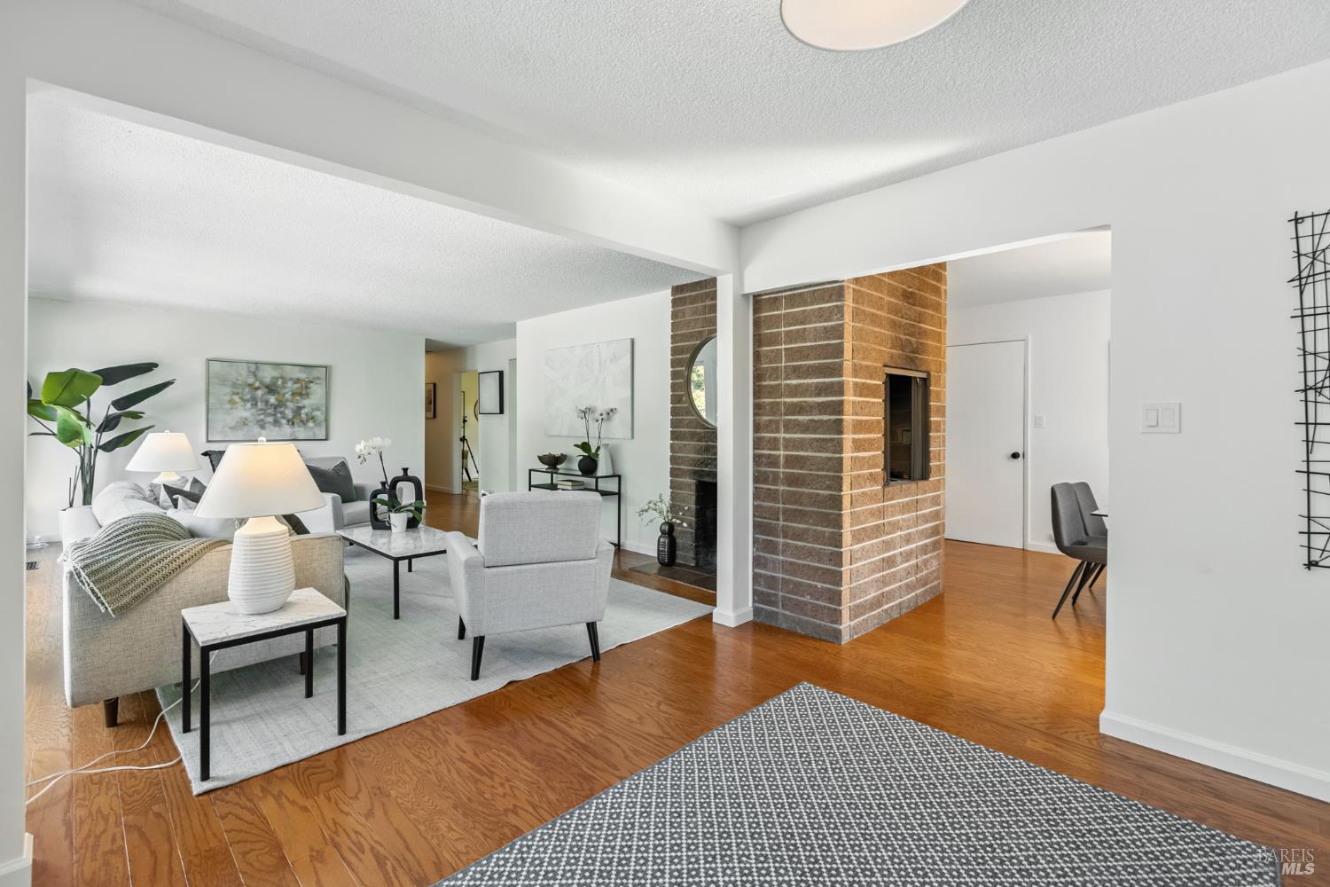 15 Manor View Dr