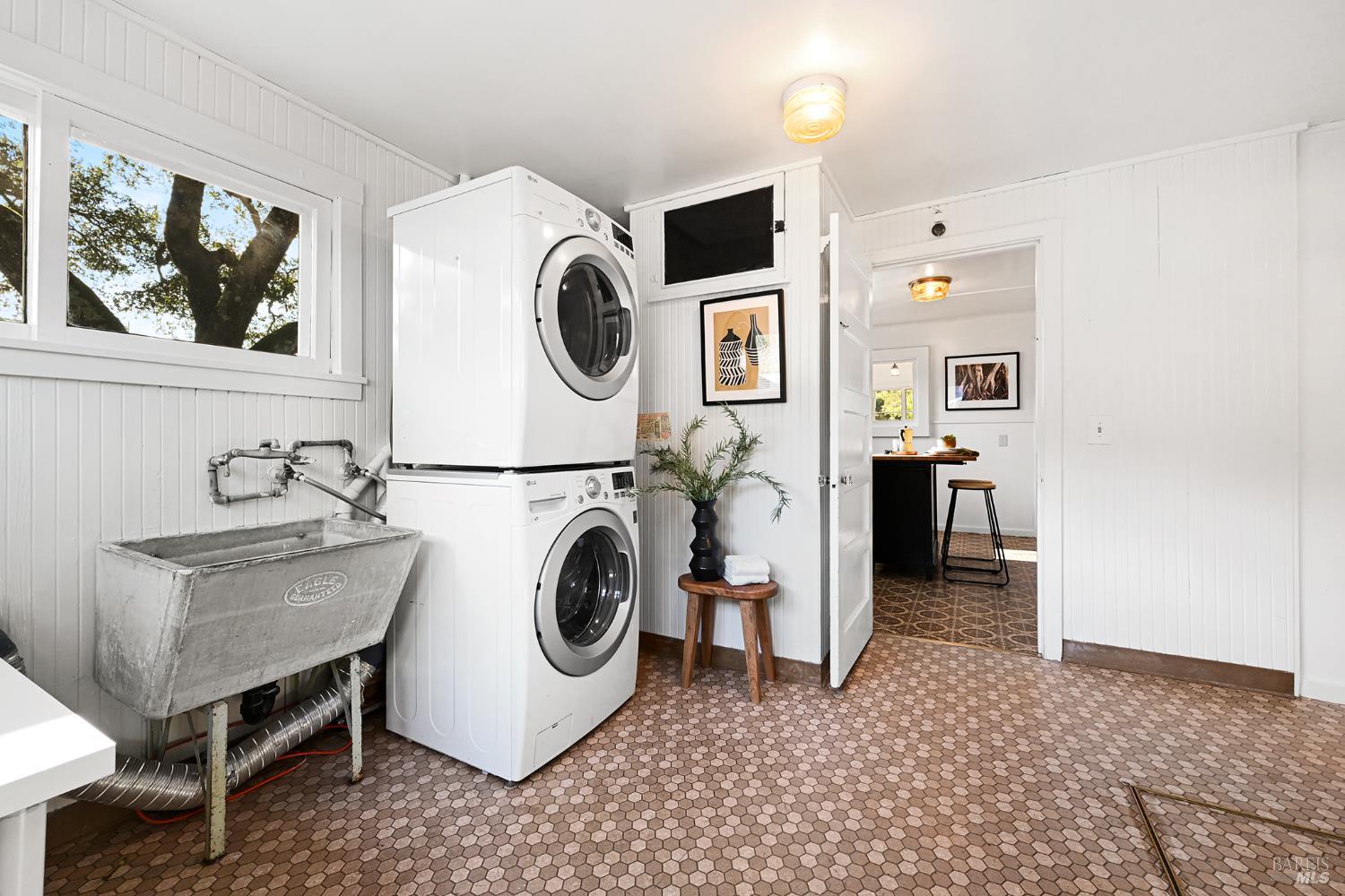 60 Sacramento Avenue