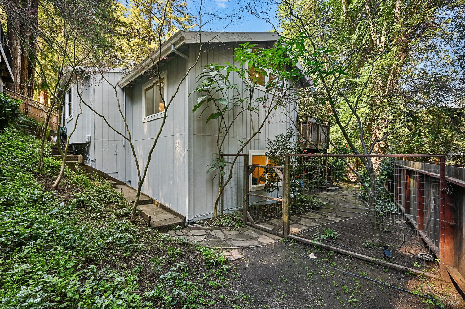 16 Iron Springs Road