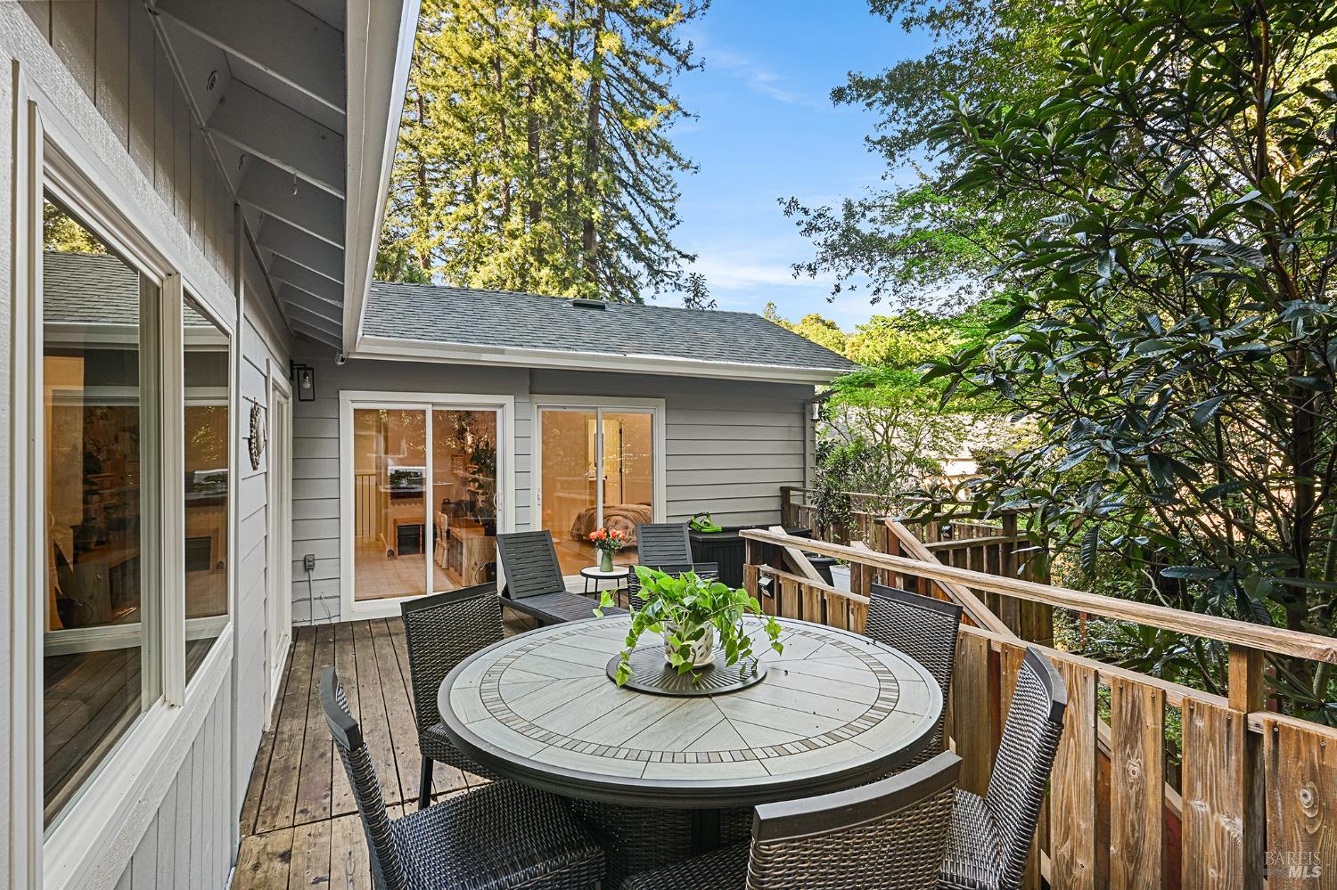 16 Iron Springs Road