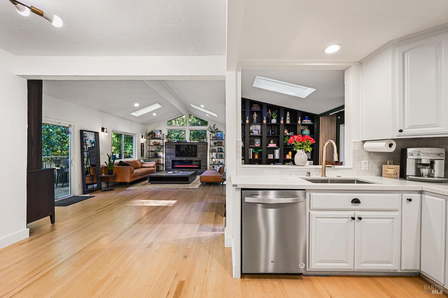 16 Iron Springs Road