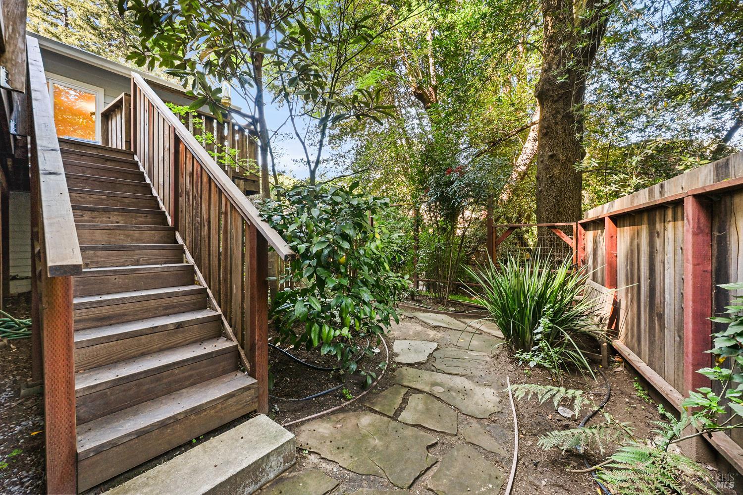 16 Iron Springs Road