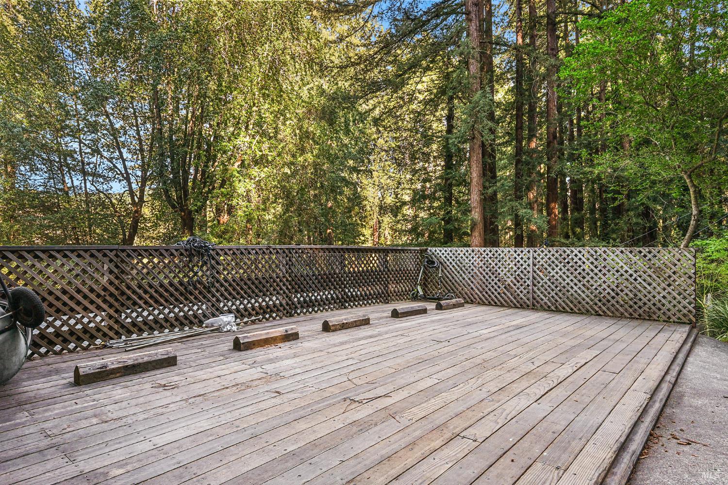 16 Iron Springs Road