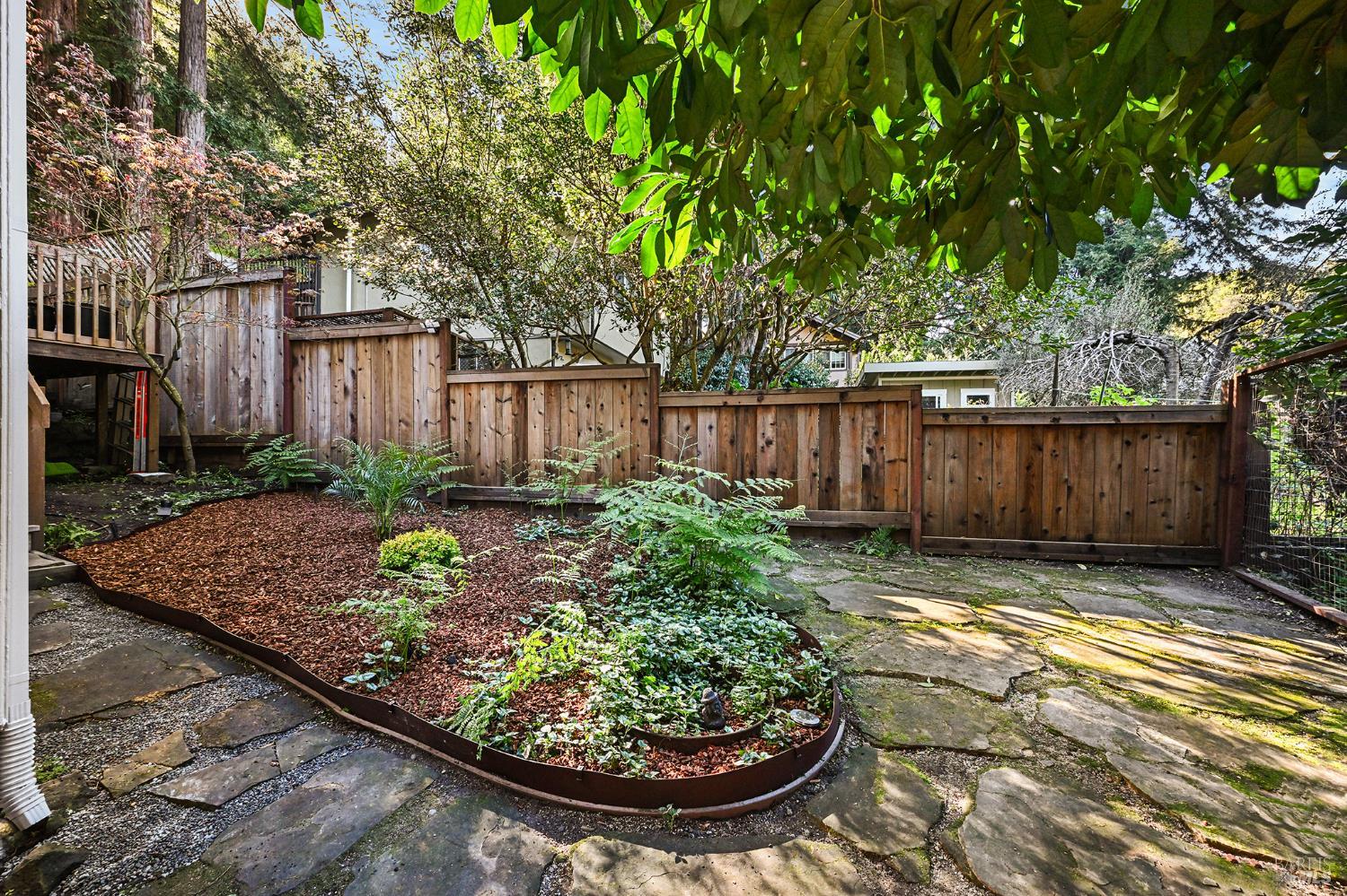 16 Iron Springs Road