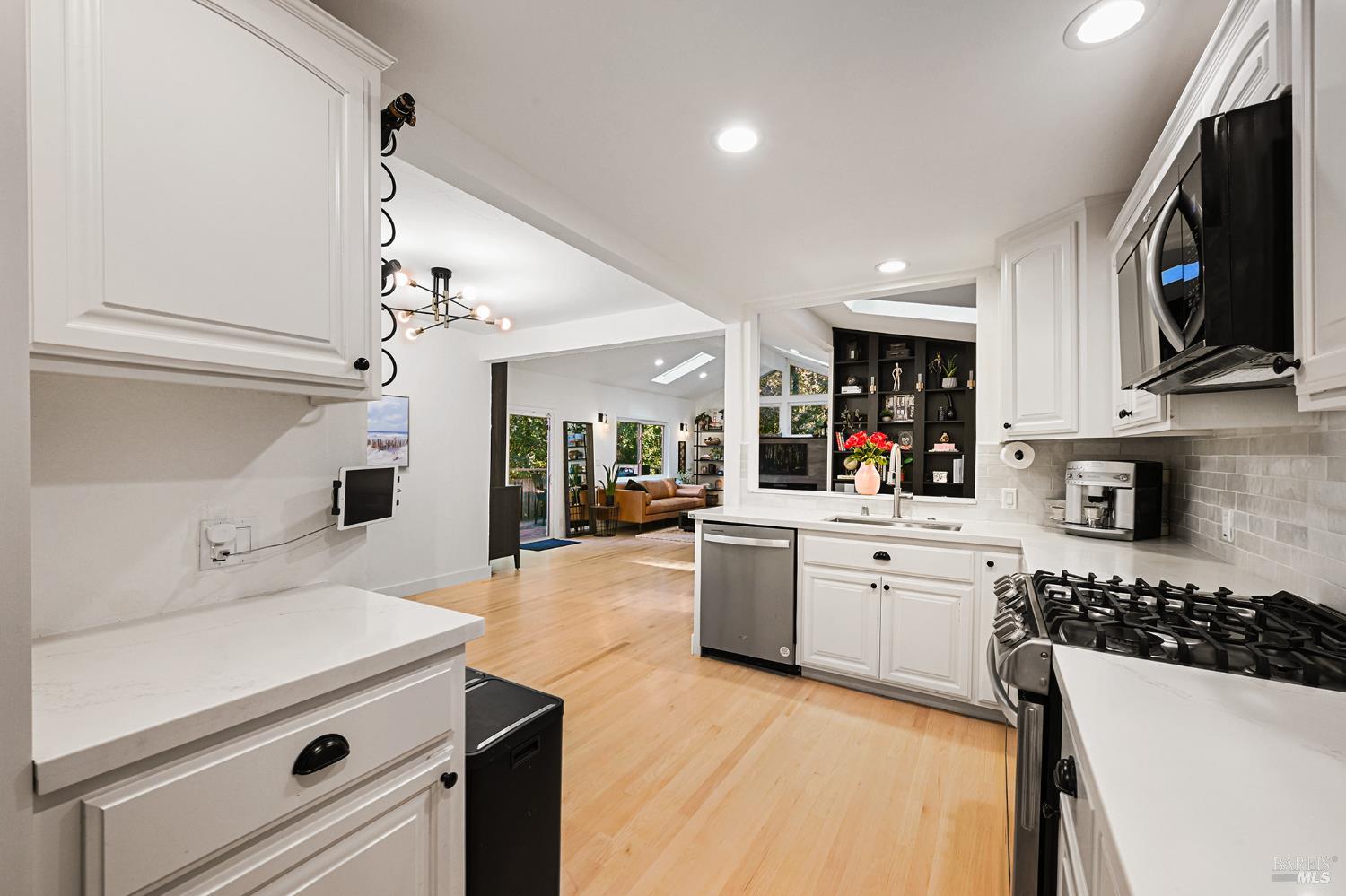 16 Iron Springs Road