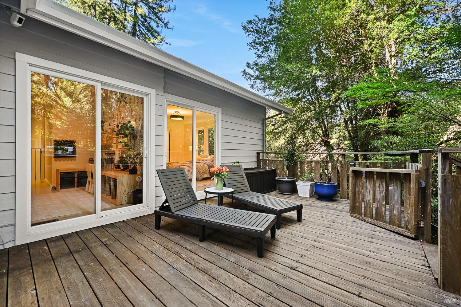 16 Iron Springs Road