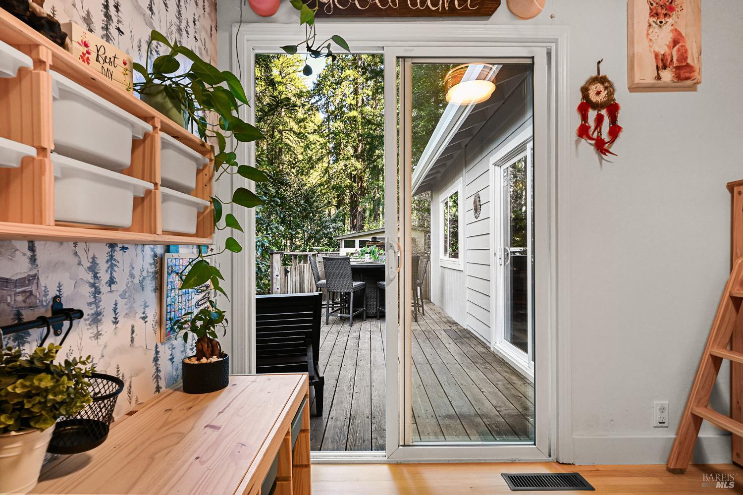 16 Iron Springs Road