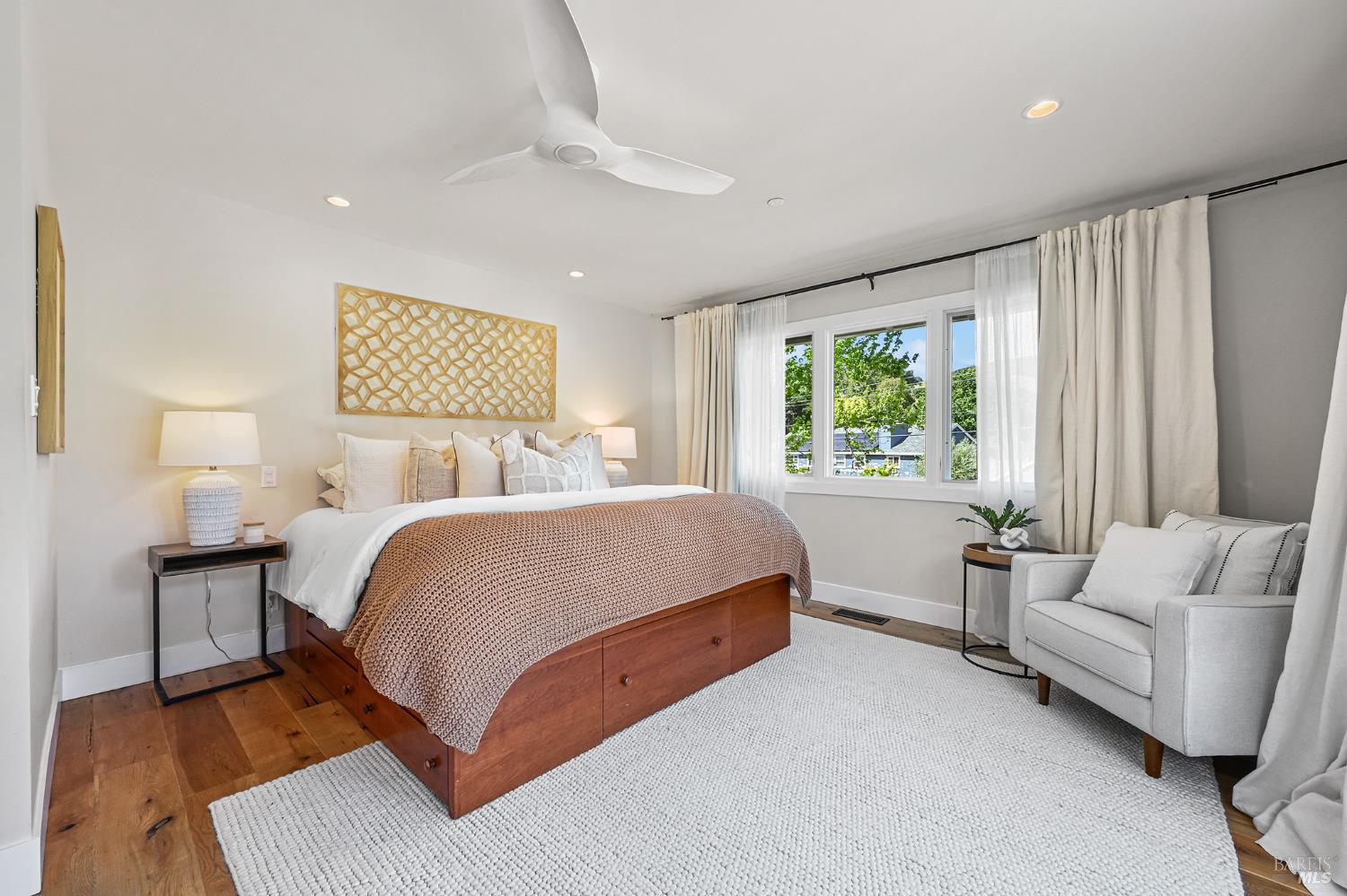 18 Dutch Valley Lane