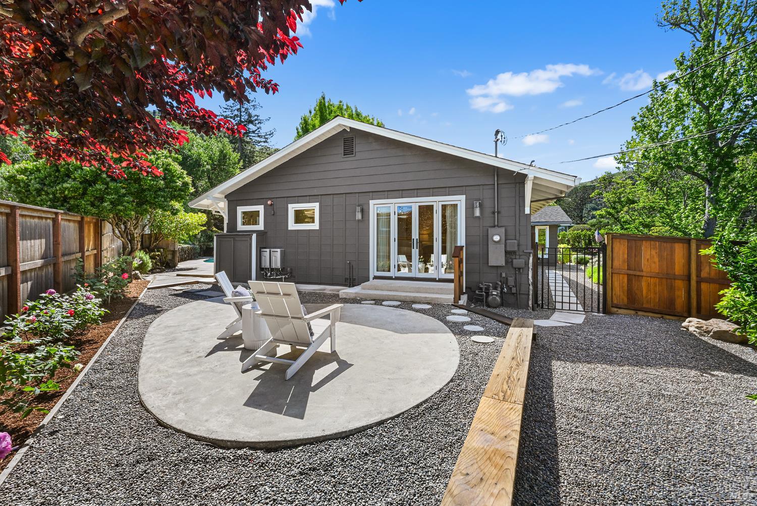 18 Dutch Valley Lane