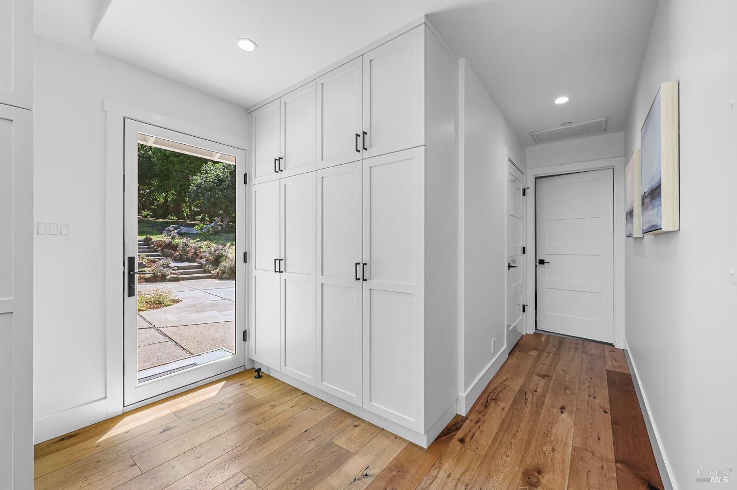 18 Dutch Valley Lane