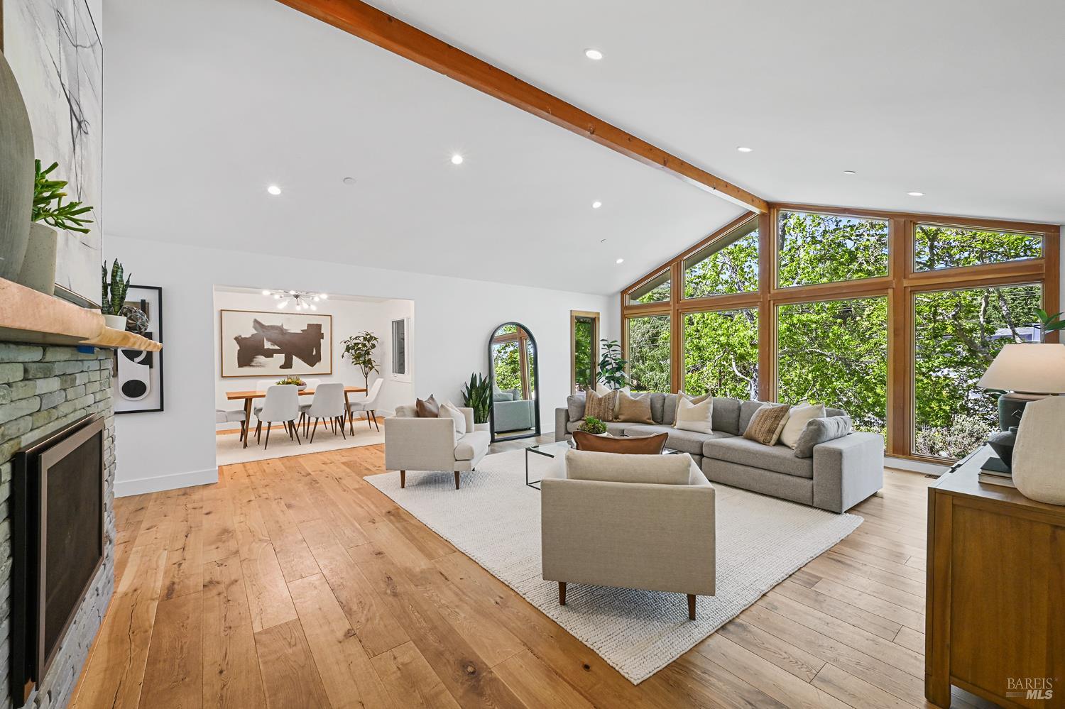 18 Dutch Valley Lane