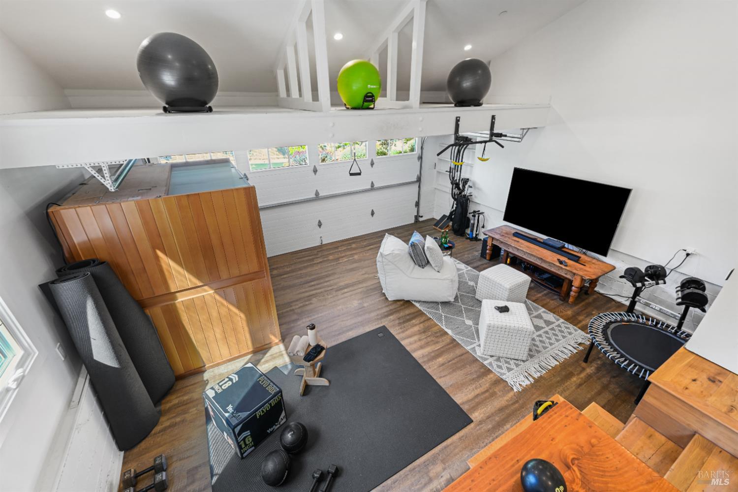 18 Dutch Valley Lane