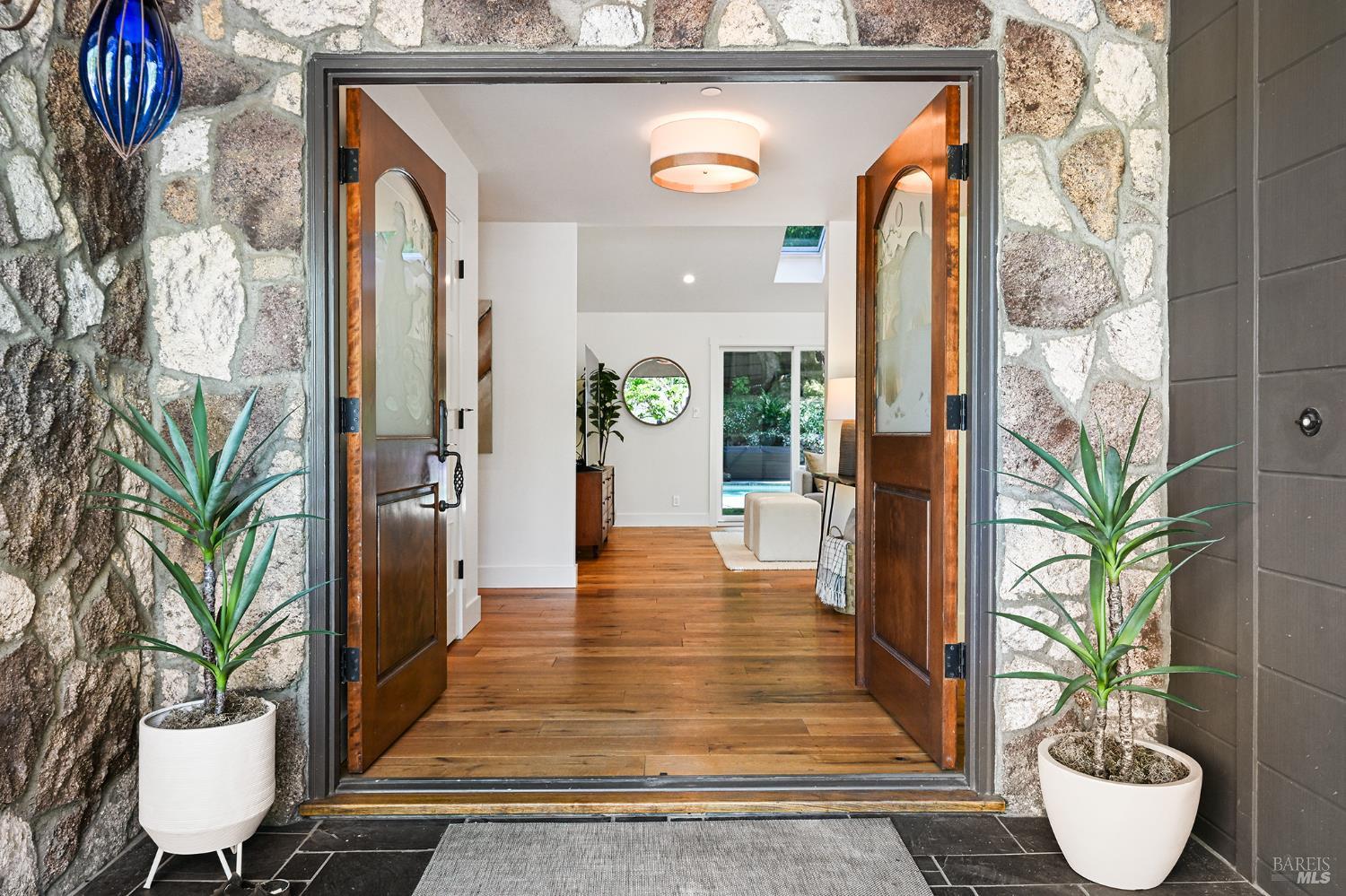 18 Dutch Valley Lane