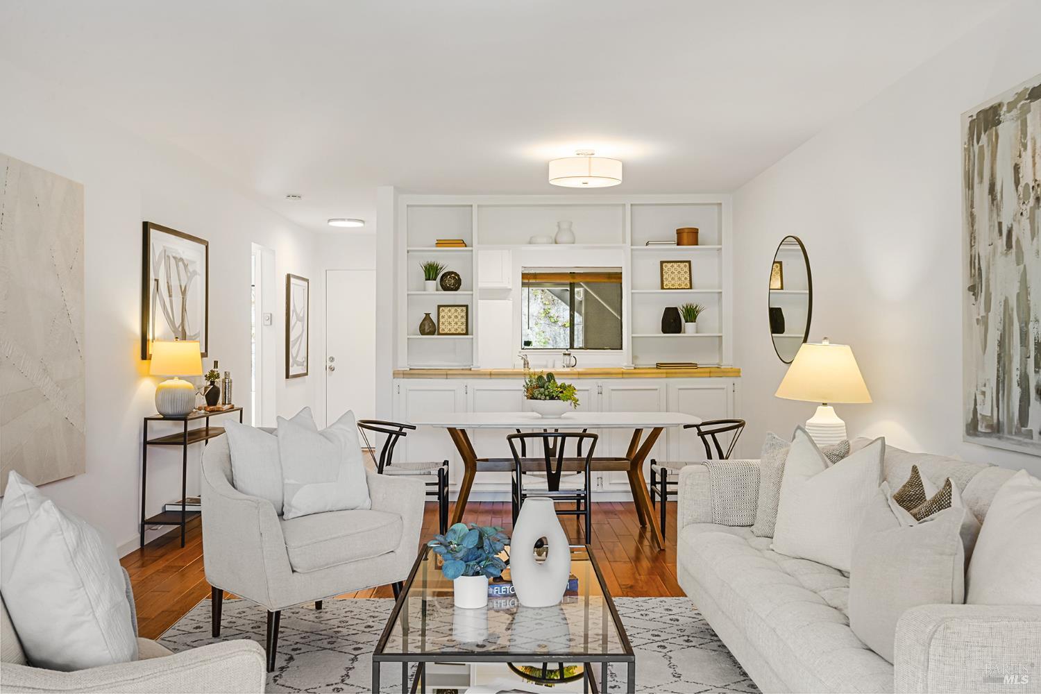 616 Via Casitas