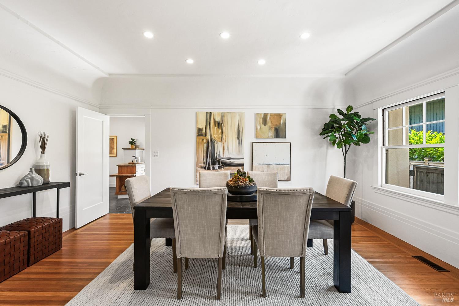 41 Sunnyside Avenue