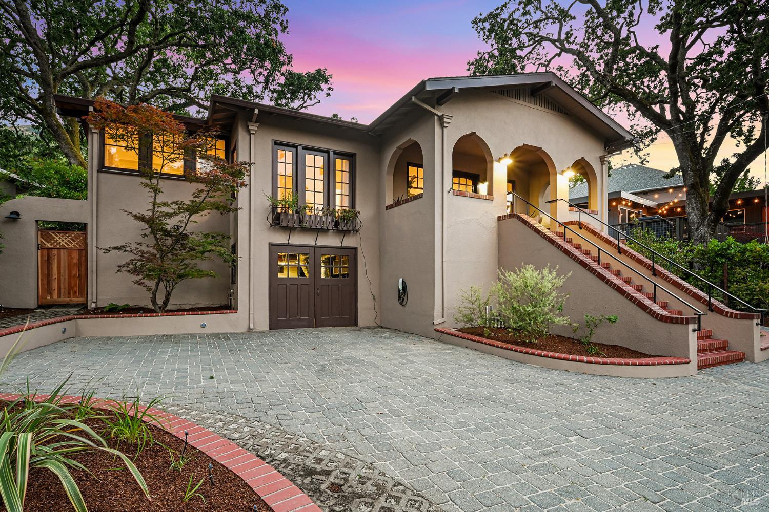 41 Sunnyside Avenue