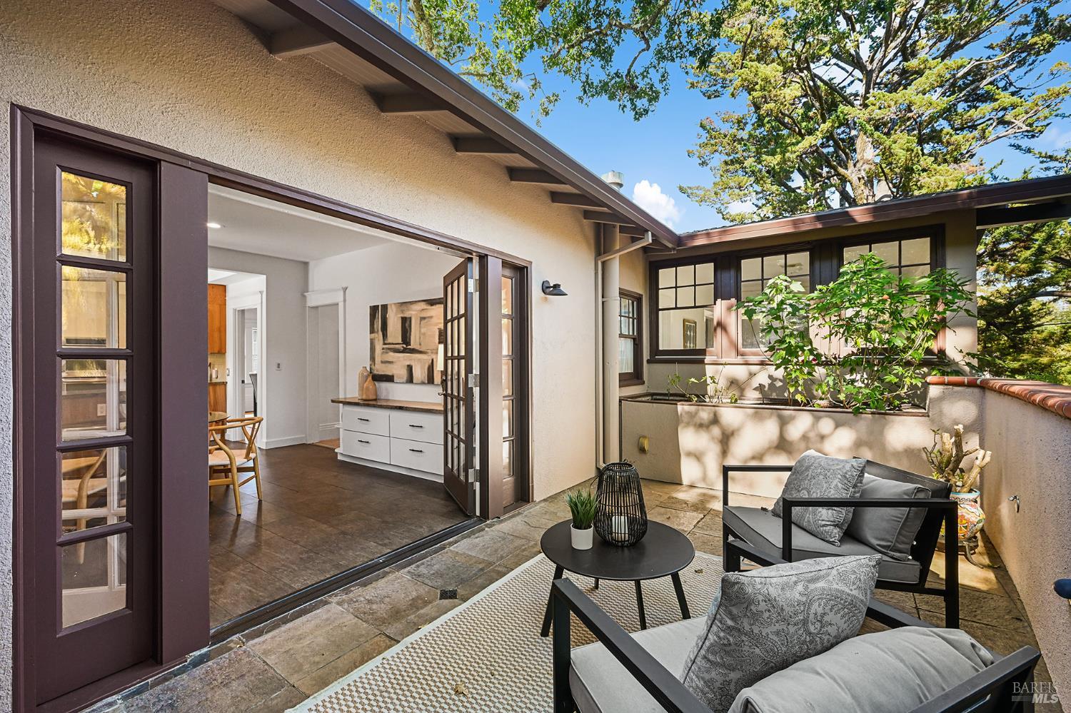 41 Sunnyside Avenue