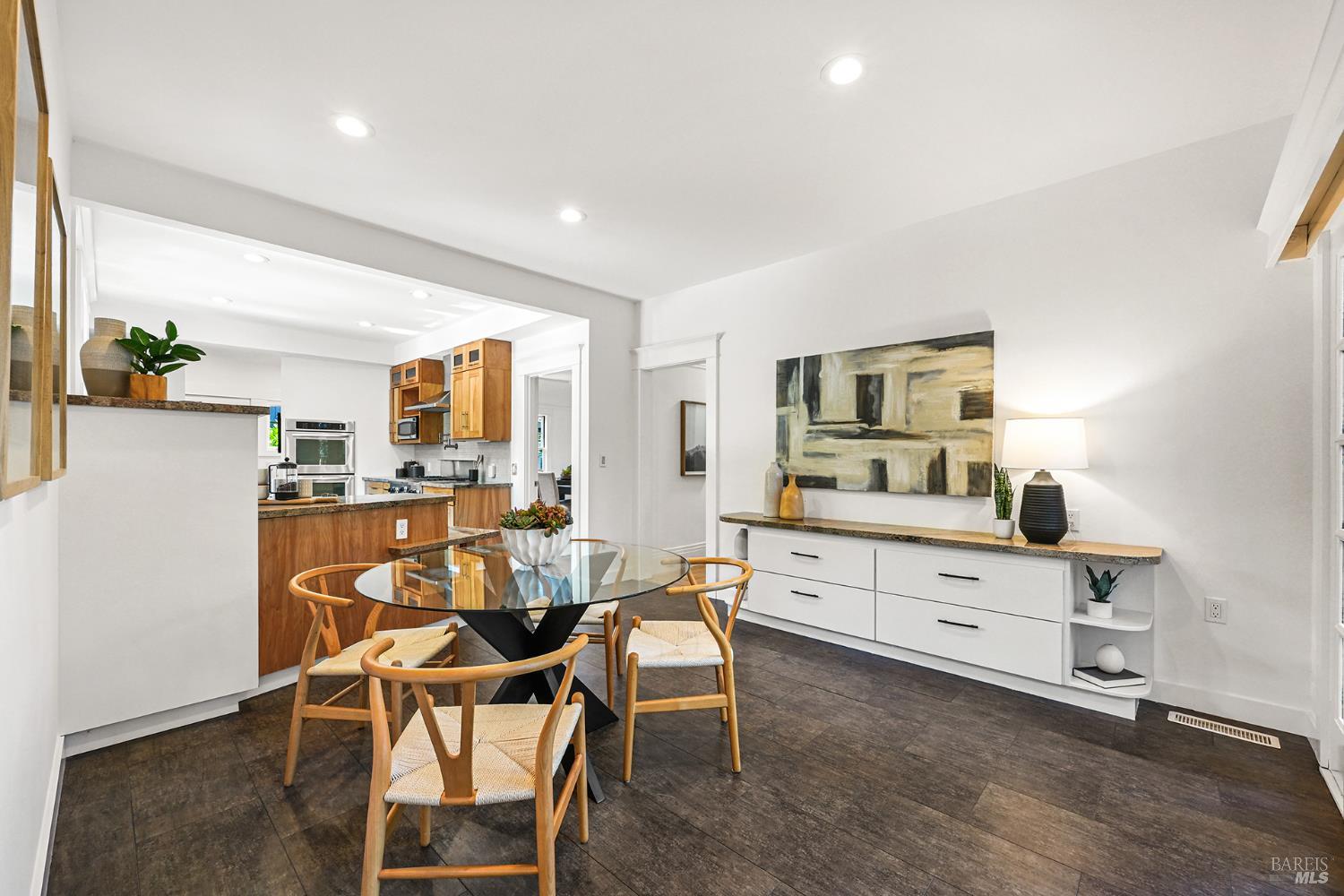 41 Sunnyside Avenue