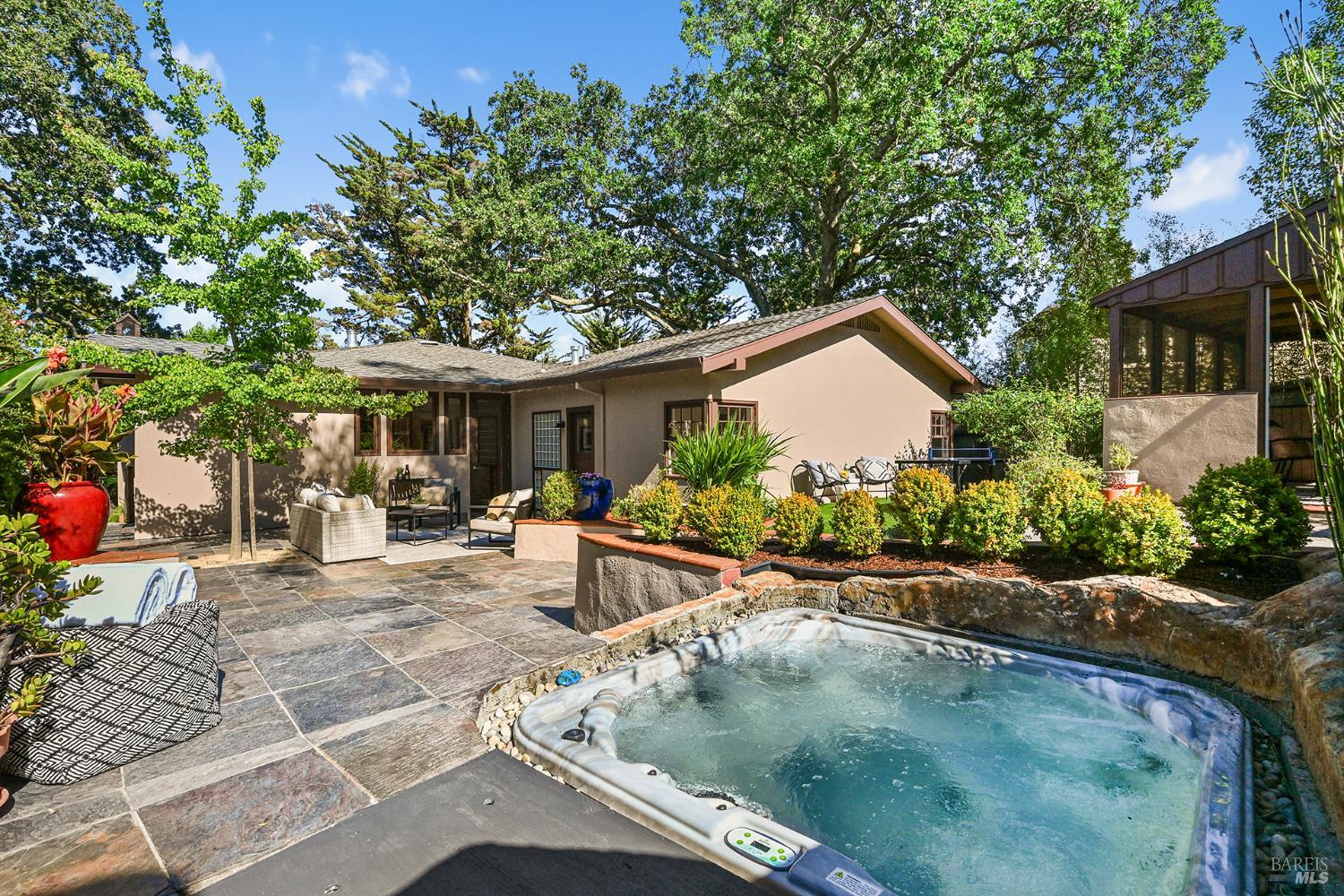 41 Sunnyside Avenue