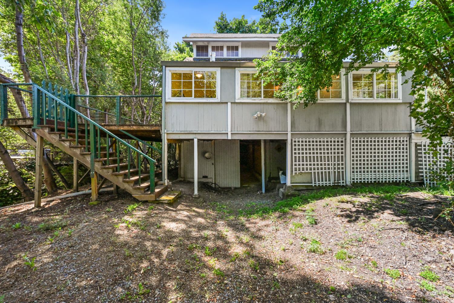 206 Saunders Avenue