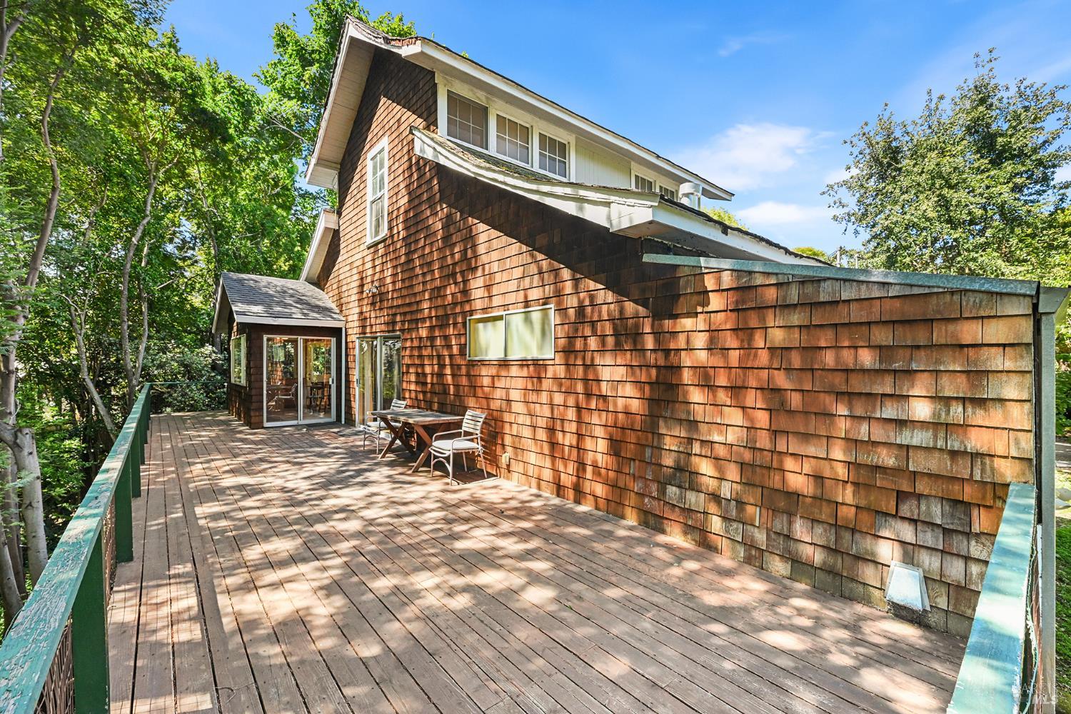 206 Saunders Avenue
