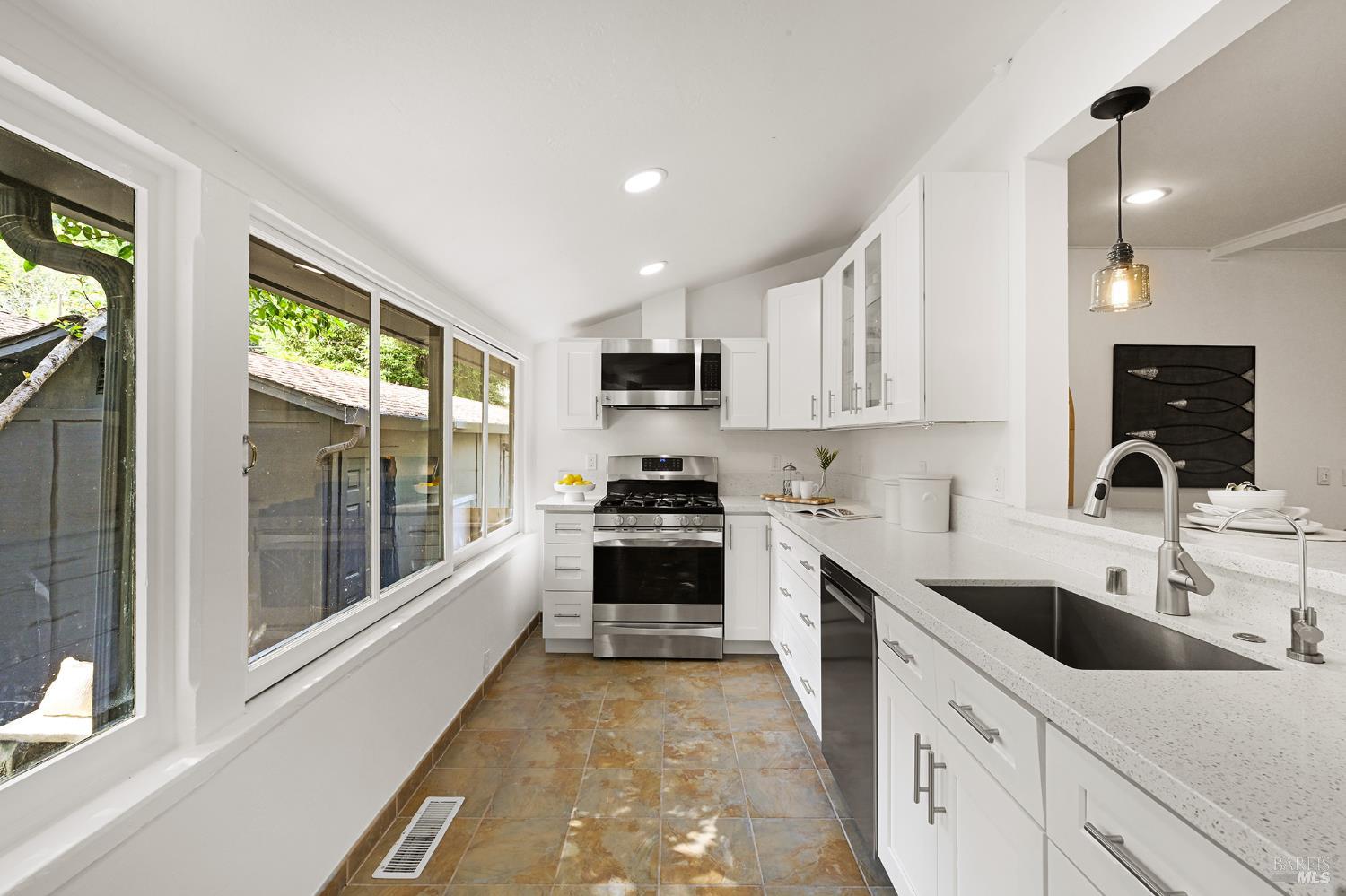 5 Hillside Avenue