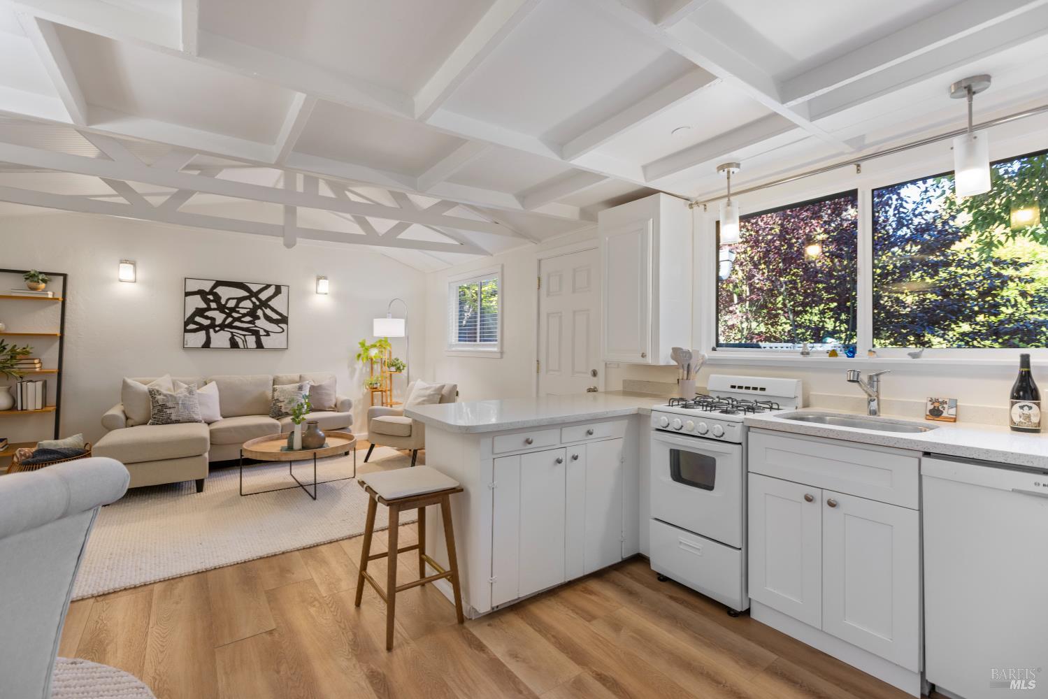 5 Hillside Avenue