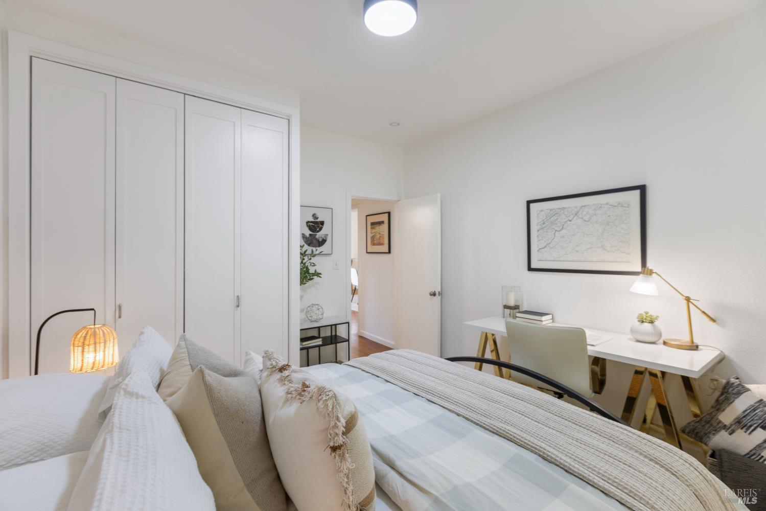 5 Hillside Avenue