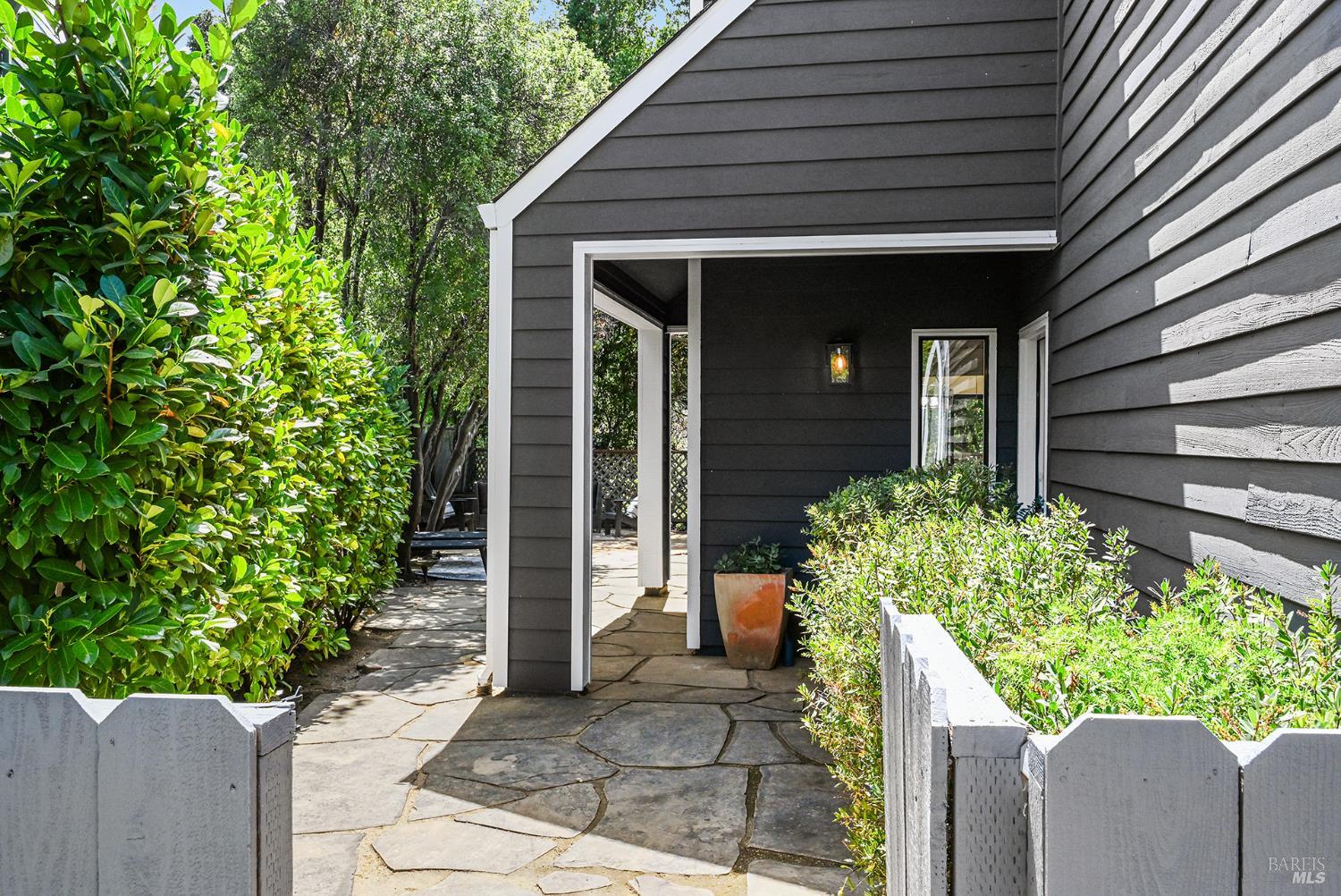 5 Creekside Drive
