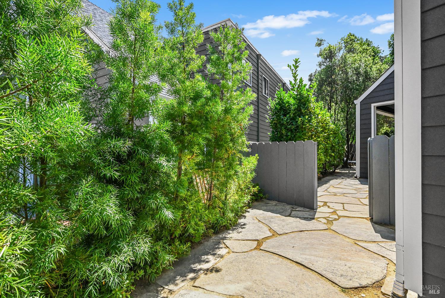 5 Creekside Drive