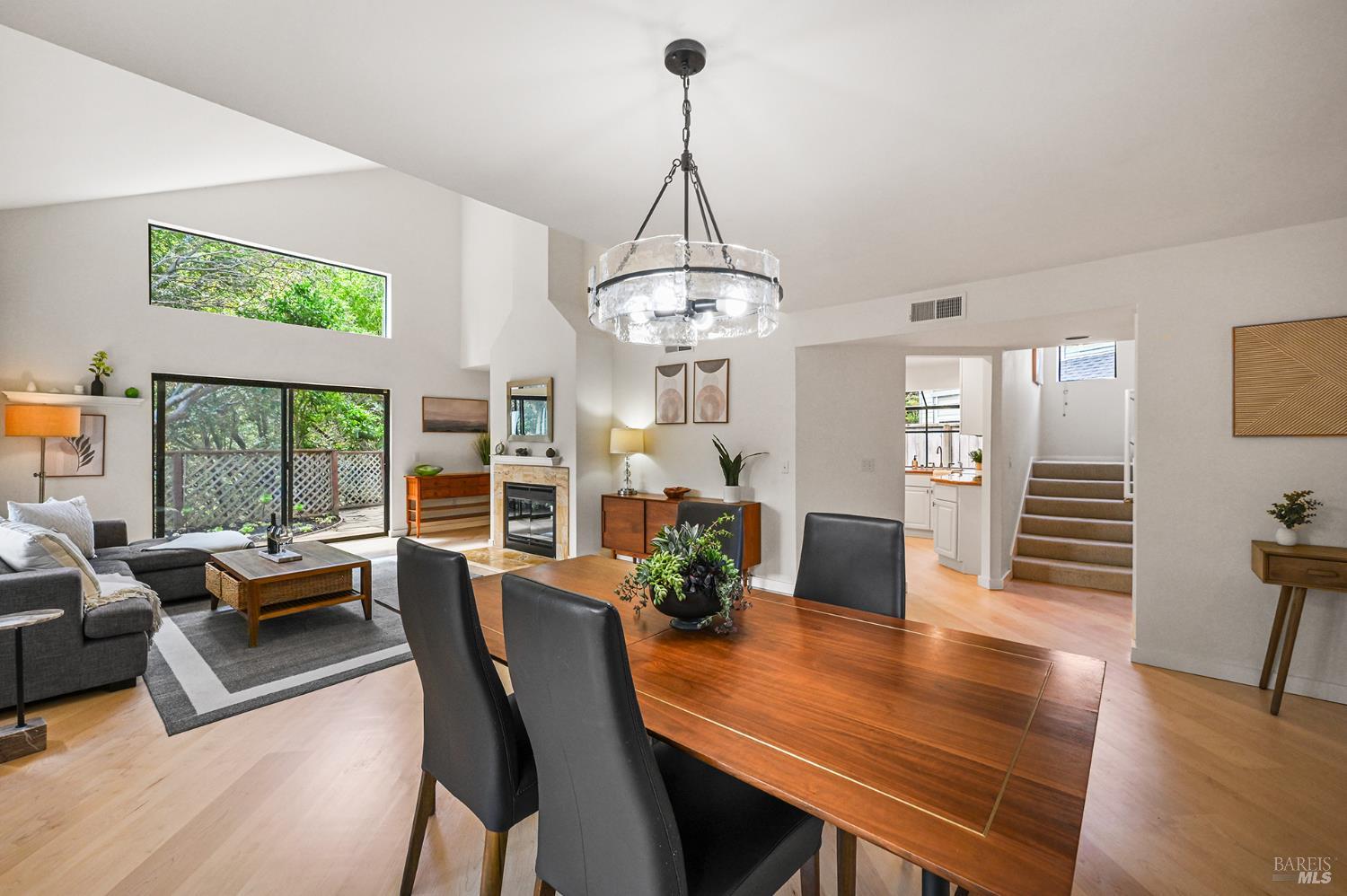 5 Creekside Drive