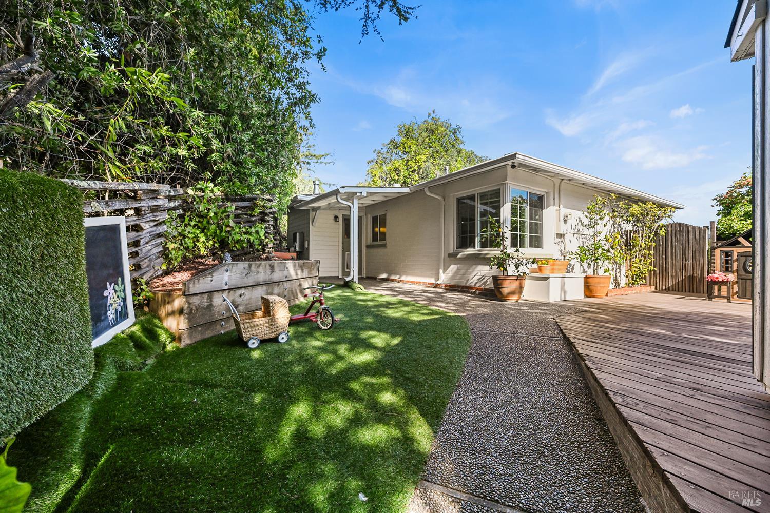 293 Bungalow Avenue