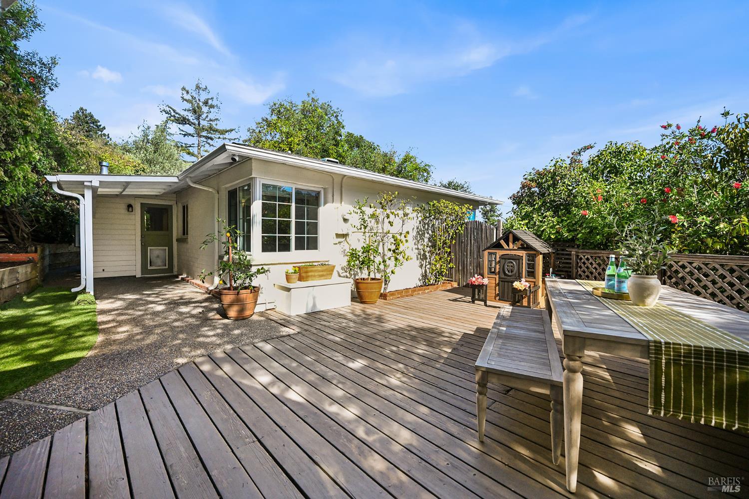 293 Bungalow Avenue